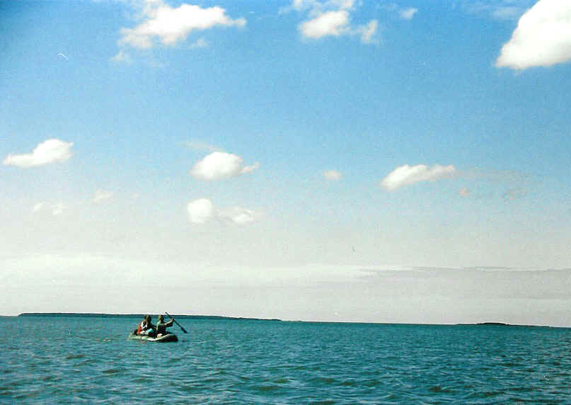 Vasakul taga: Kaevatsi laid ja Hiiumaa