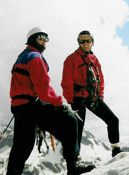 �llar Rosenfeldt ja Kaido P�hn vaatlevad Tshegeti tippu.