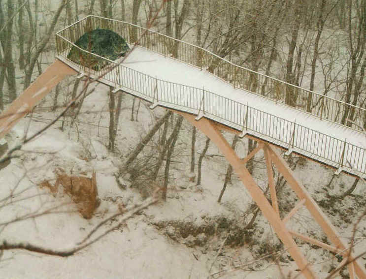 Telk Valaste joa vaateplatvormil.