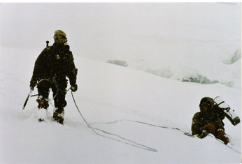 Karm laskumine Midi m�elt lumetuisus ja muusika saatel.